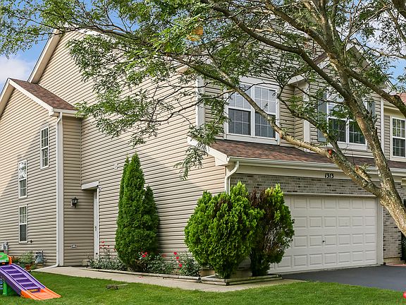 3rd image of 1313 Derby Ln