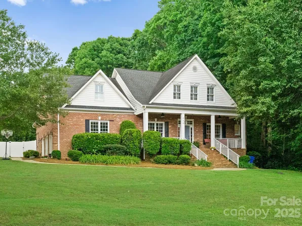 328 Whippoorwill Rd, Mooresville, NC 28117