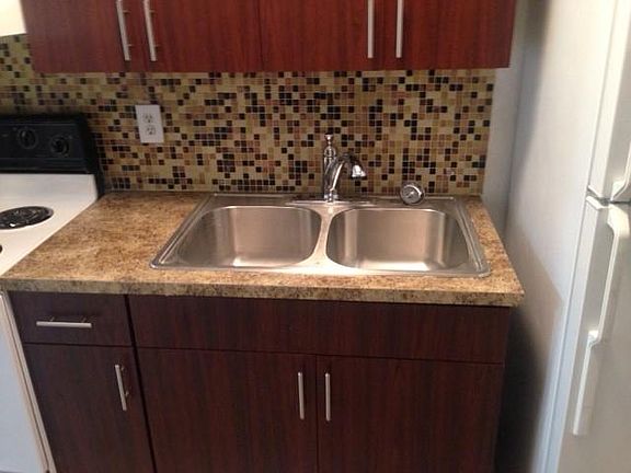 4th image of 4050 NE 1st Ave #4050228