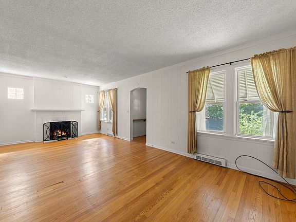3rd image of 2353 Hainsworth Ave