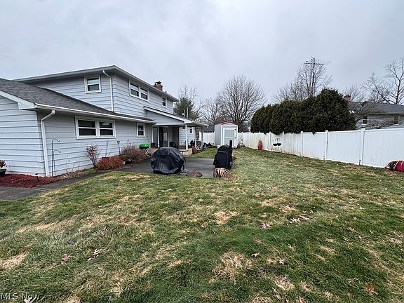 2nd image of 1621 Coventry Ave NE