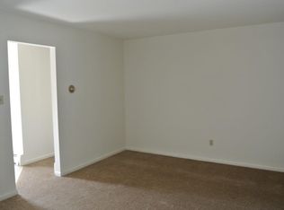 10 W 3rd St APT 2, Lansdale, PA 19446
