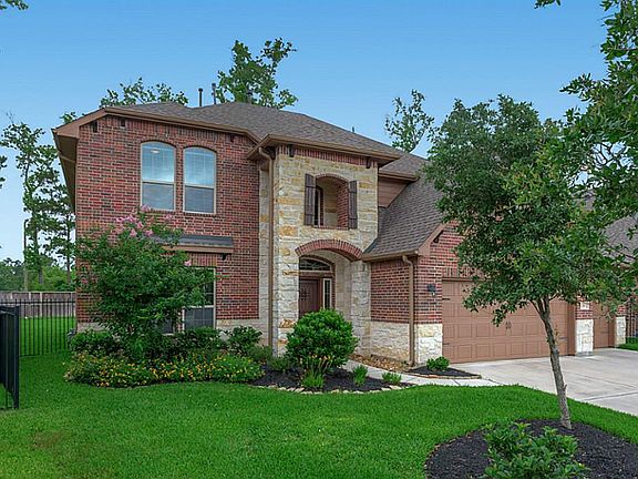 2nd image of 139 W Wading Pond Cir