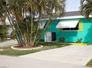 2580 Bayshore Dr, Matlacha, FL 33993