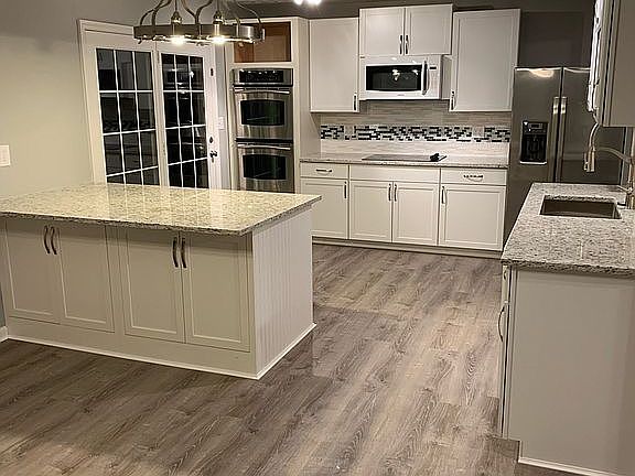 5th image of 639 Shaftsbury Ct