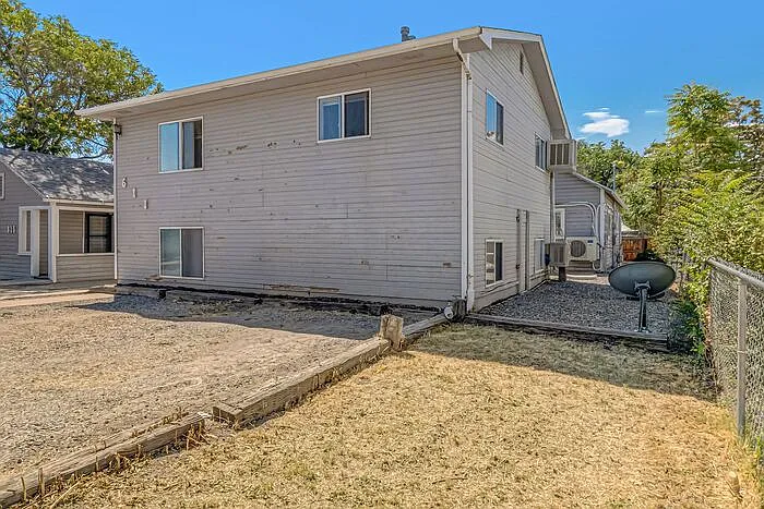 2 bed, 1.0 bath, $1,250 — Photo 4