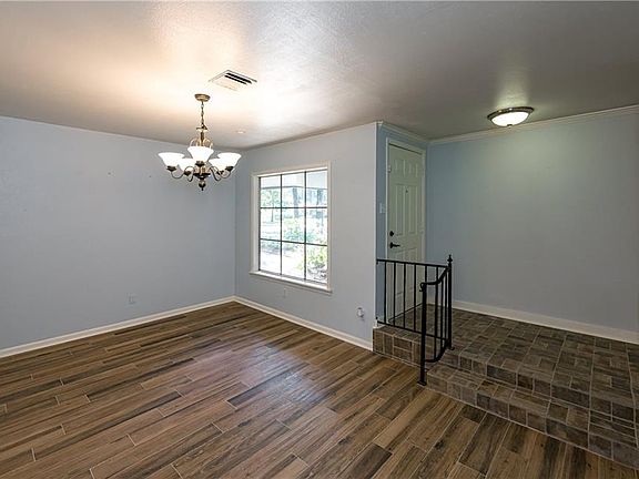 3rd image of 628 Albemarle Dr