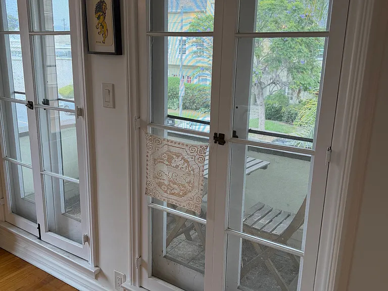 325 S Cochran Ave #201 — Photo 9