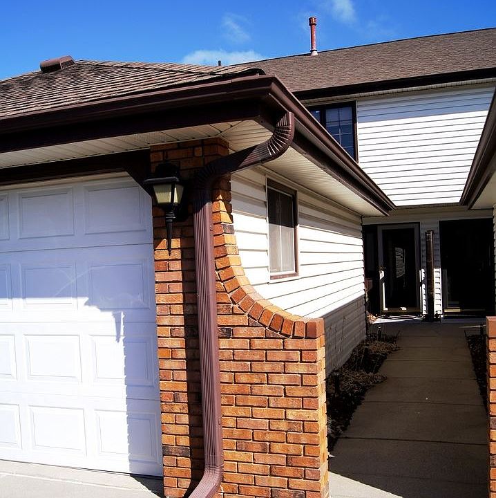1st image of 2902 Londonshire Ct