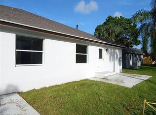 27750 Roslin Pl, Bonita Springs, FL 34135
