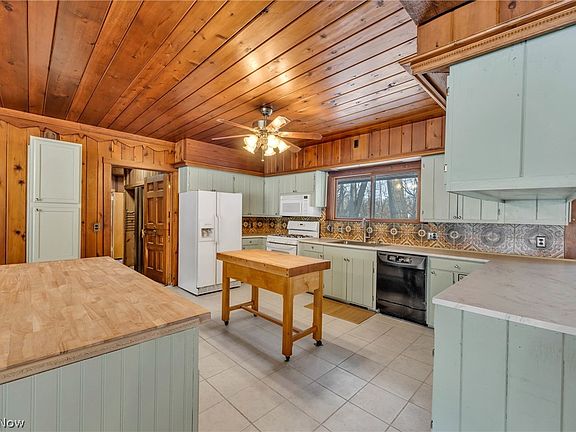 4th image of 22791 Harms Rd