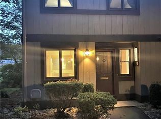 18 Harbour Vlg #A, Branford, CT 06405
