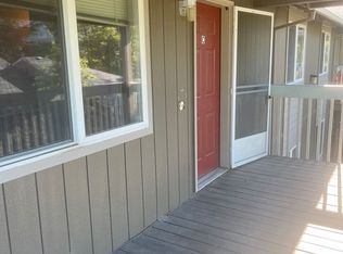 1826 NE Fairview Ave APT C, Grants Pass, OR 97526