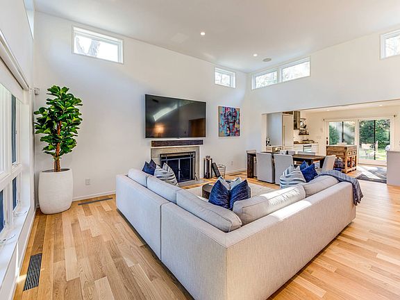 4th image of 8 Windward Rd