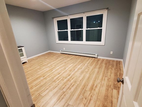 3rd image of 66 Huber Pl Floor 1