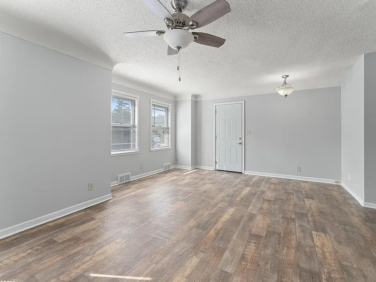 1110 S Main Ave #1MAIN — Photo 6