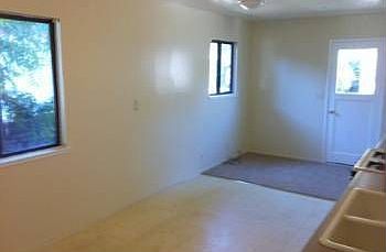 4th image of 915 Curtner Ave