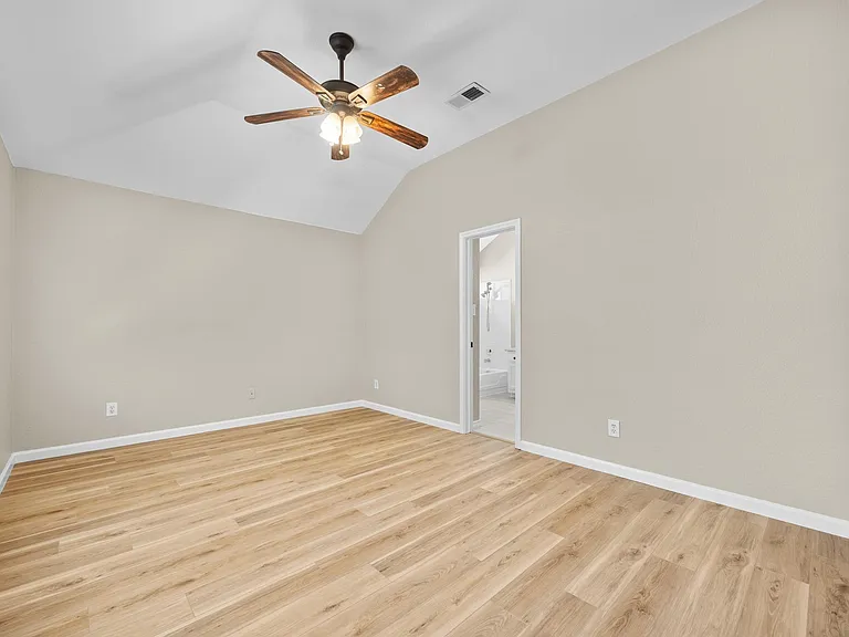 1806 Rusty Nail Loop — Photo 17