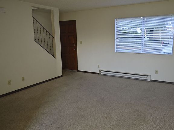 4th image of 1662-1672 McPherson Ave