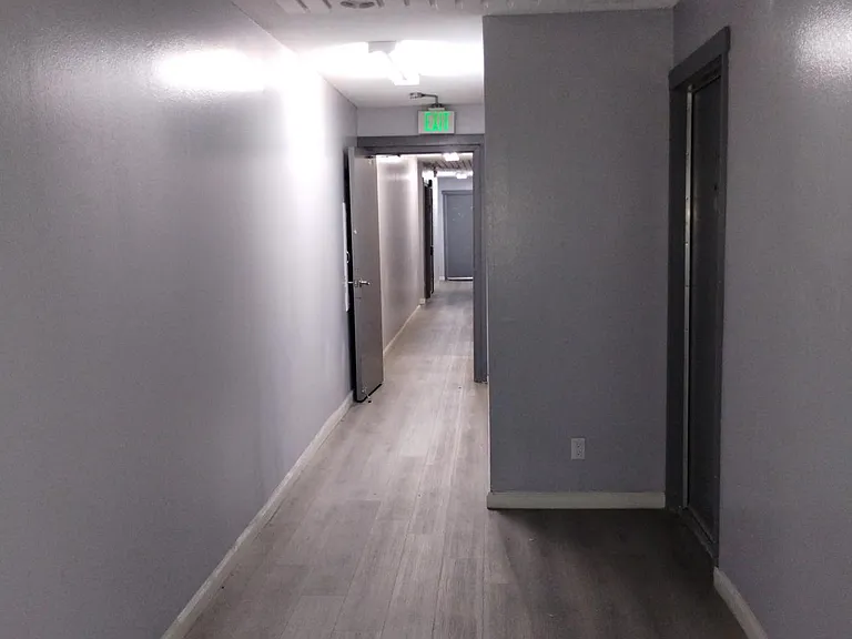 340 S Kenmore Ave — Photo 4