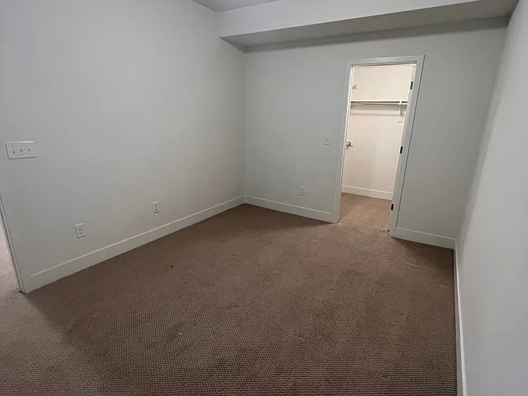 628 Discovery Pkwy — Photo 19