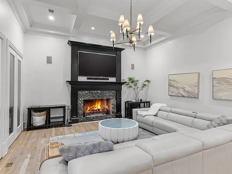 1415 Richland Woods Ln — Photo 12