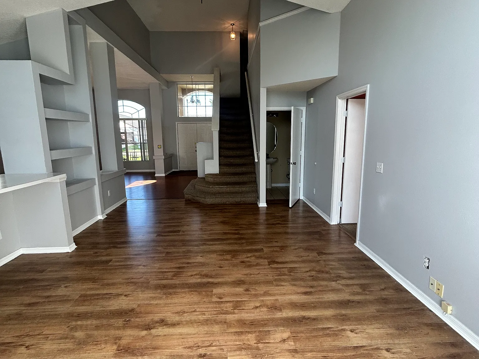 4 bed, 2.5 bath, 2080 sqft, $2,700 — Photo 3