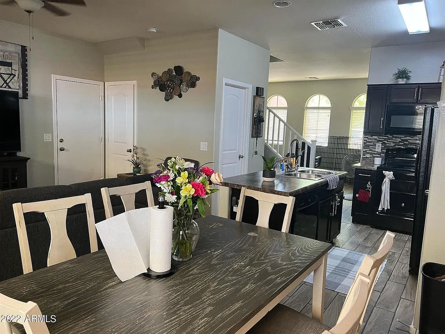 4 bed, 2.5 bath, 1532 sqft, $875 — Photo 2