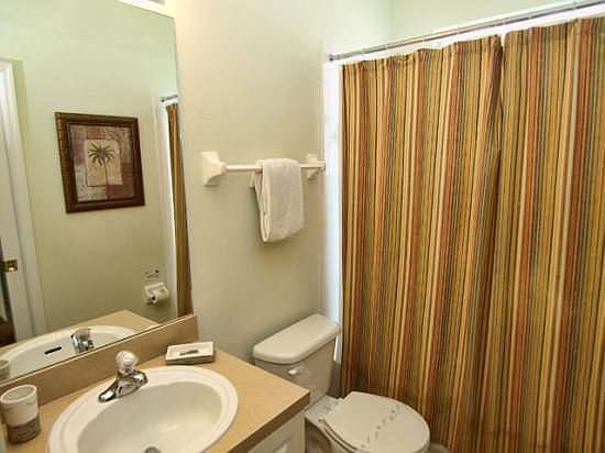 TH4P671TH-bathroom-ensuite
