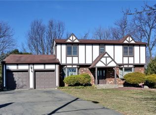 14 Denoyelle Cir, Garnerville, NY 10923