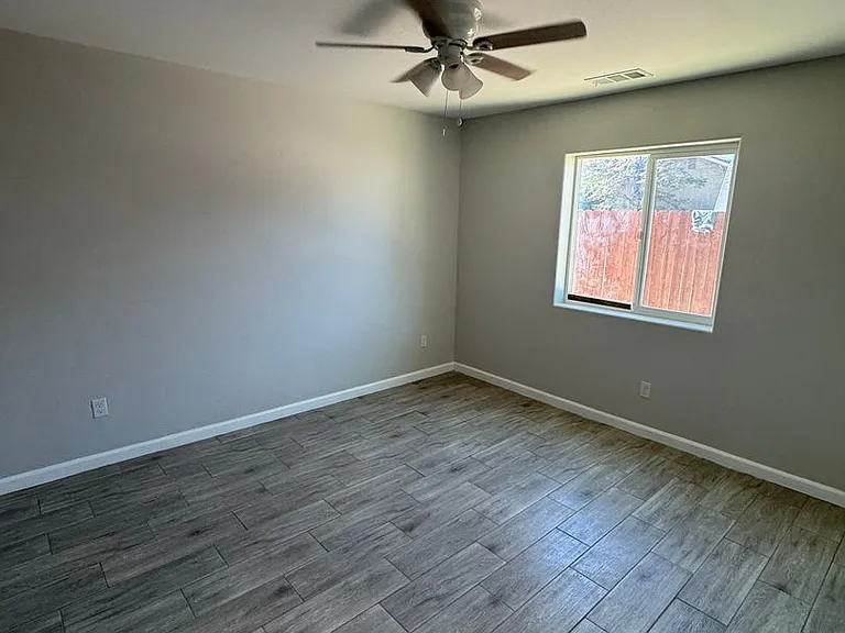 1627 Virginia Ave — Photo 7