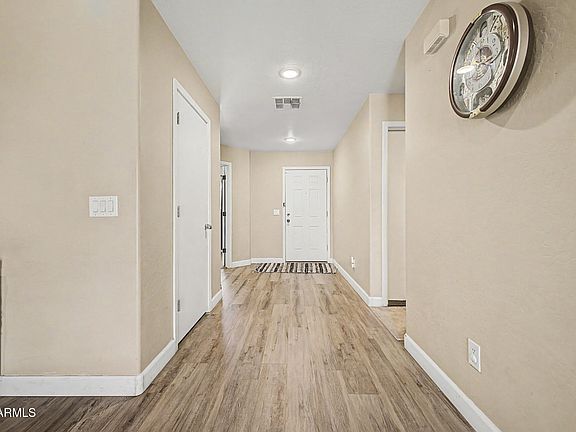 4th image of 2325 E Greenlee Avenue