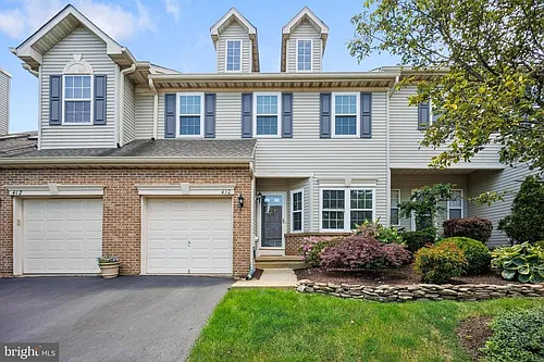 410 Fairview Way Photo 1