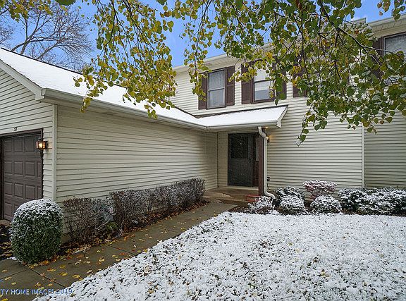 2nd image of 513 Villa Circle Dr #31