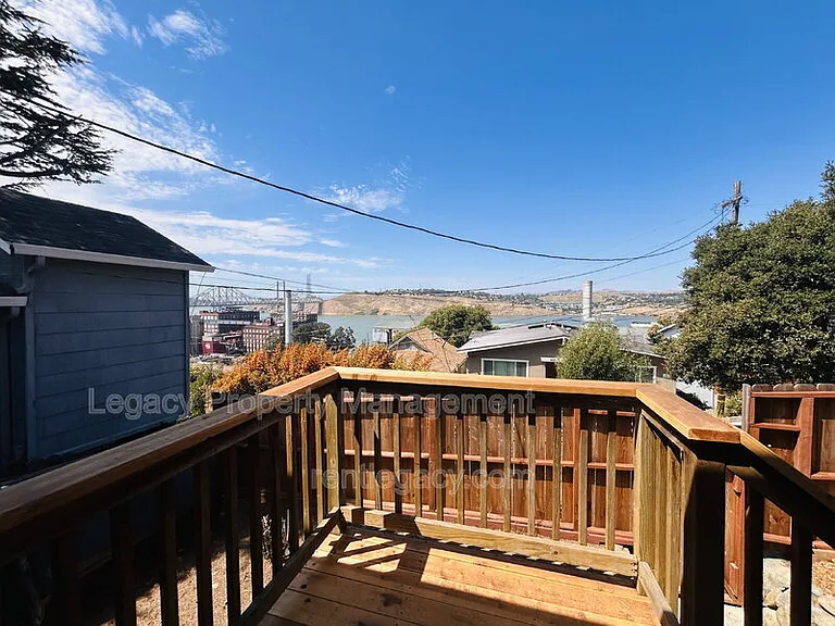 653 Alhambra St — Photo 5