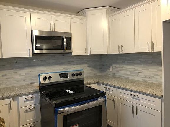 New cabinets, granite counters and ss appliances