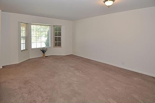 3rd image of 2923 W Wiltshire Way