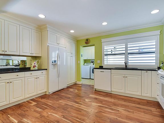 2nd image of 11348 Briarwood Pl
