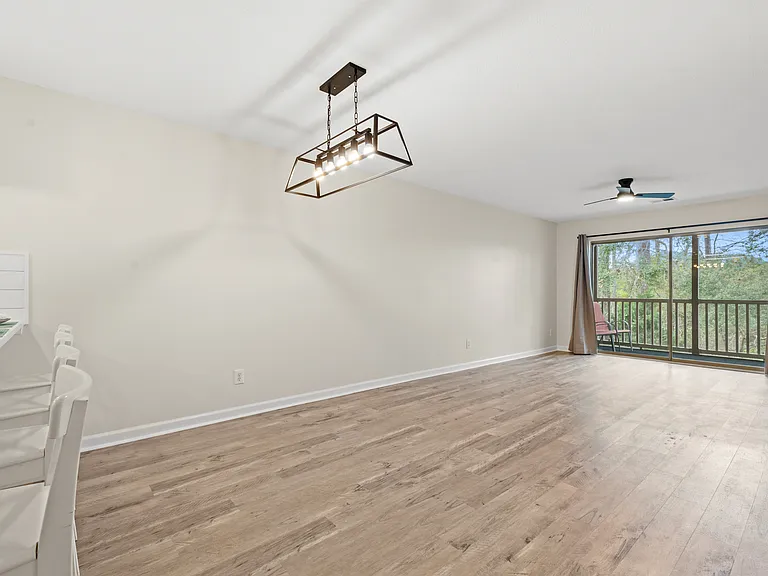 412 Pinehurst Ln #15-7 — Photo 4