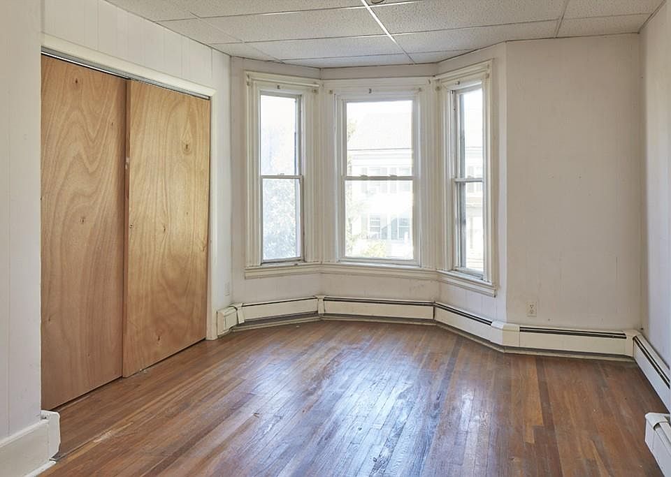 2nd image of 308 Broadway