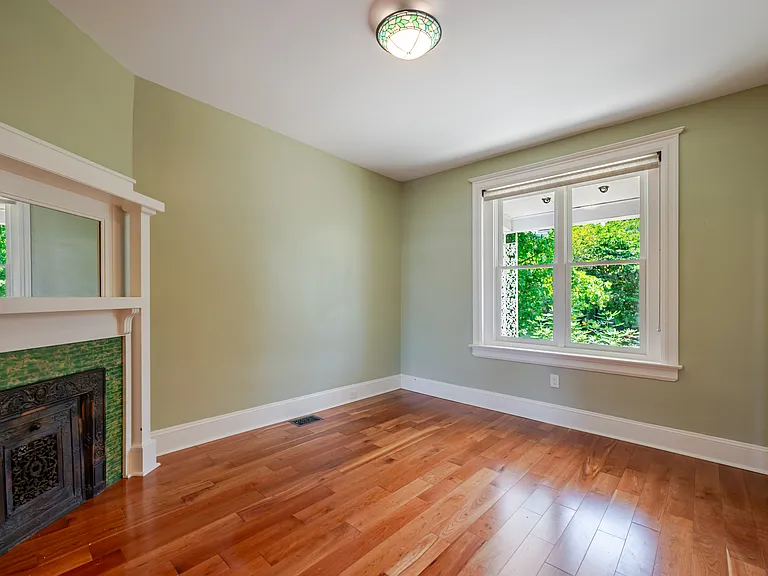 1234 E St NE — Photo 34