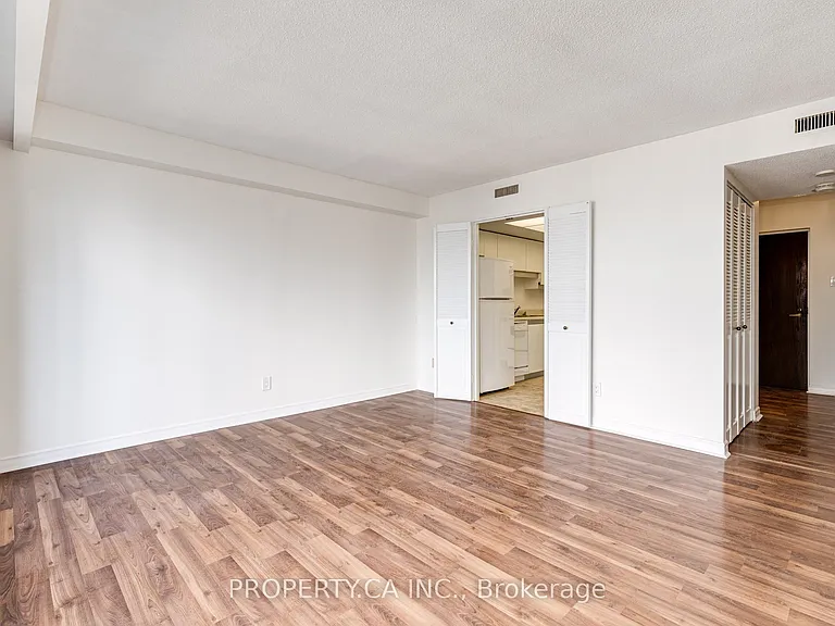 65 Harbour Sq #3209 — Photo 7