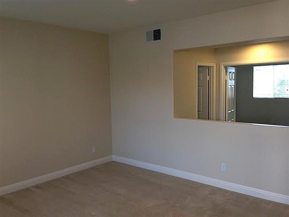 5th image of 29222 Derby Dr