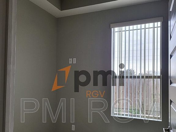 2nd image of 1405 W Kiwi Ave Unit 2