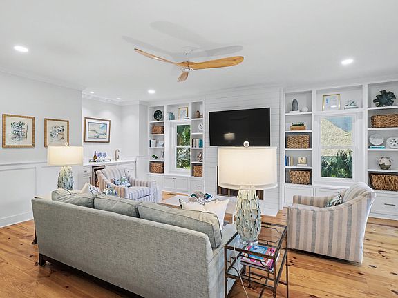 3rd image of 15 Sandwedge Ln