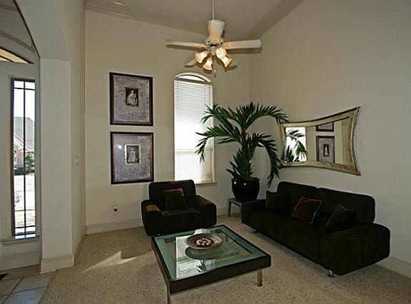 2nd image of 2305 Huntersridge Dr