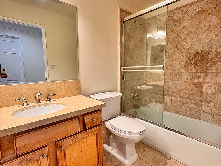 11812 Gorham Ave #Penthouse 1 — Photo 25