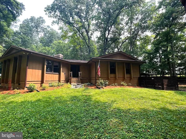 335 Acorn Cir, Harpers Ferry, WV 25425