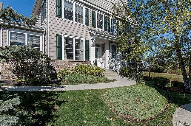1st image of 14 Turnberry Ct