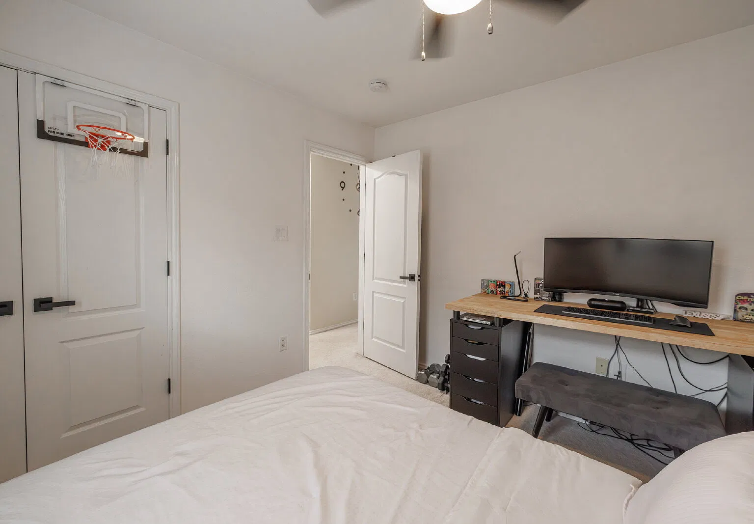 3 bed, 2.0 bath, 1753 sqft, $2,600 — Photo 3